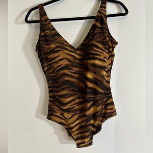 Woman’s Gottex Silver Brown and Black Tiger Print One-Piece Swimsuit SZ 14